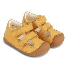 Indlæs billede til gallerivisning Begyndersandal m. velcro, Gul