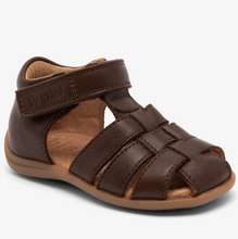 Indlæs billede til gallerivisning Begyndersandal m. velcro, Brun