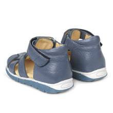 Indlæs billede til gallerivisning Angulus begyndersandal med velcro lukning/ Jeansblå bag