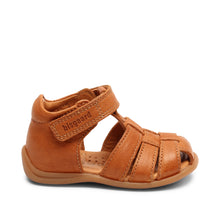 Indlæs billede til gallerivisning Begyndersandal m. velcro, Cognac