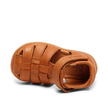 Indlæs billede til gallerivisning Begyndersandal m. velcro, Cognac