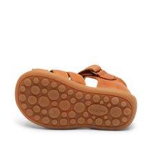 Indlæs billede til gallerivisning Begyndersandal m. velcro, Cognac