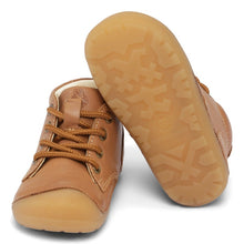 Indlæs billede til gallerivisning Bundgaard begyndersko med Zero Heel sål og snøre lukning/ Cognac sål