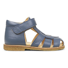 Indlæs billede til gallerivisning Angulus begyndersandal med velcrolukning og rågummisåler/ Jeansblå side