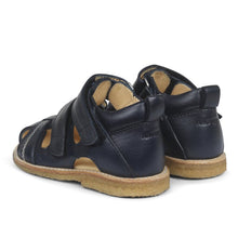 Indlæs billede til gallerivisning Angulus begyndersandal med velcrolukning/ Blå hæl