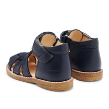 Indlæs billede til gallerivisning Angulus begyndersandal med velcrolukning/ Navy hæl
