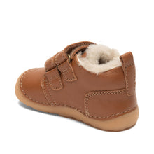 Indlæs billede til gallerivisning Begyndersko m. velcro og lammefoer, Cognac
